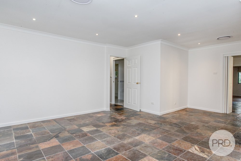 7 Parklands Avenue LEONAY 4