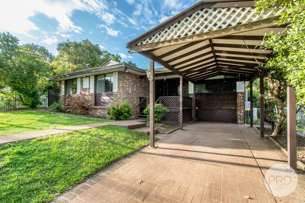7 Parklands Avenue LEONAY 1