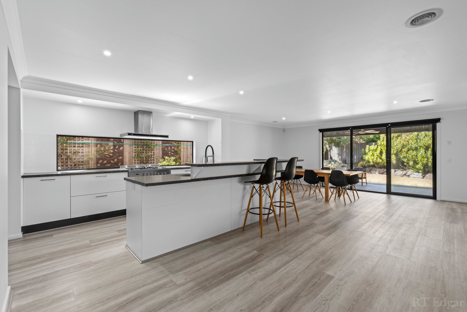 Real Estate and Property in 7 Parkside Boulevard, Ocean Grove, VIC