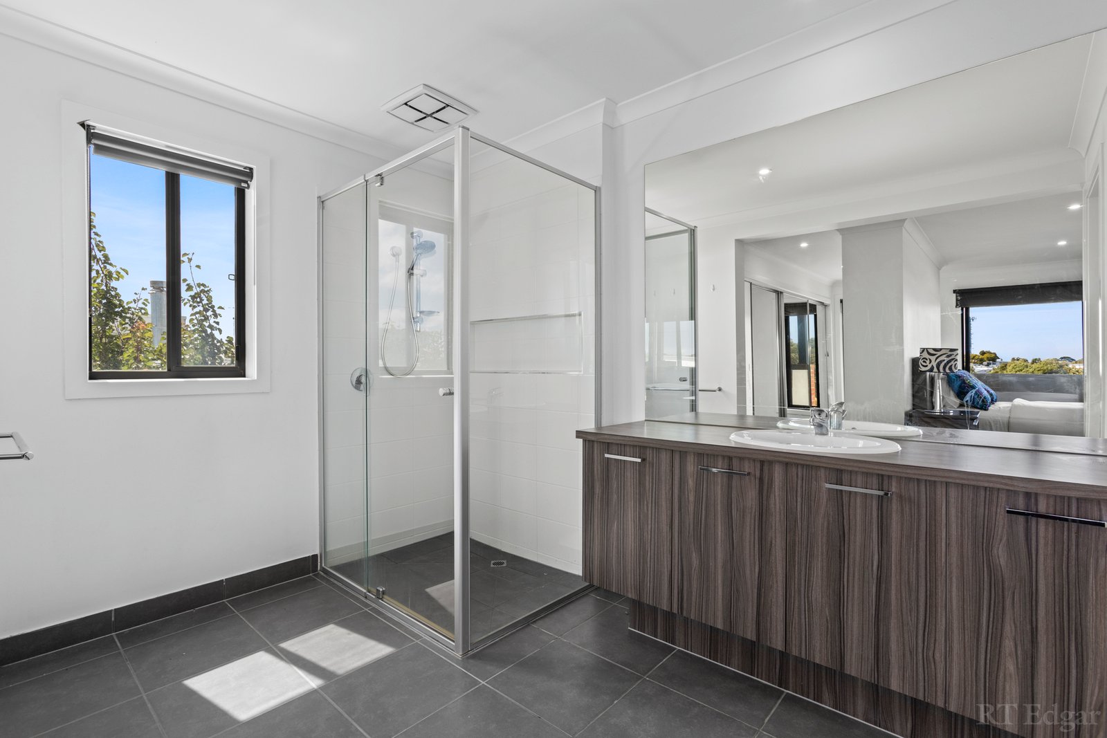 Real Estate and Property in 7 Parkside Boulevard, Ocean Grove, VIC