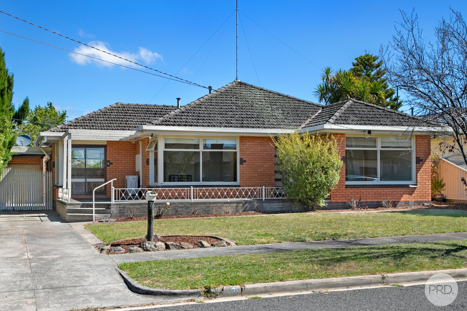 7 Pauls Crescent WENDOUREE 1