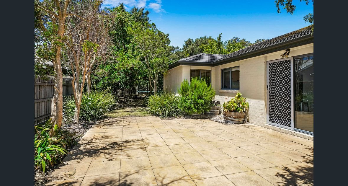 Real Estate and Property in 7 Peterho Boulevard, Point Lonsdale, VIC