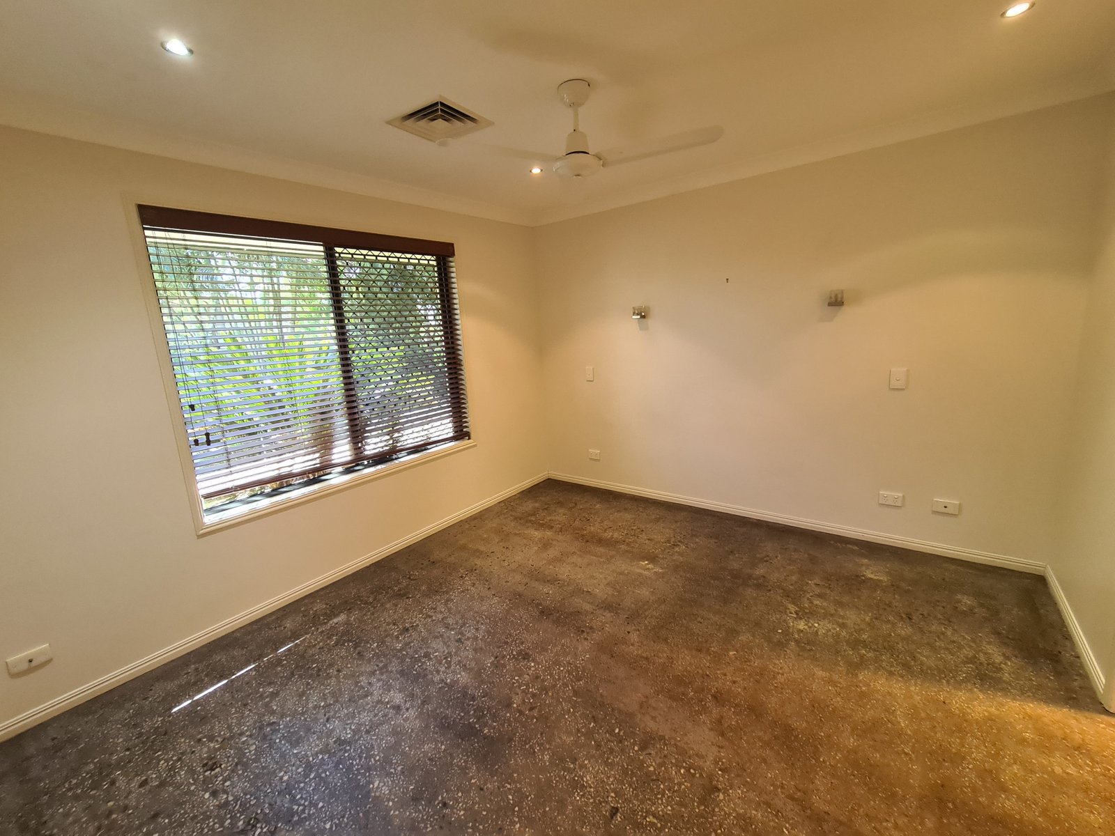 7 Plimsoll Court TANNUM SANDS 9