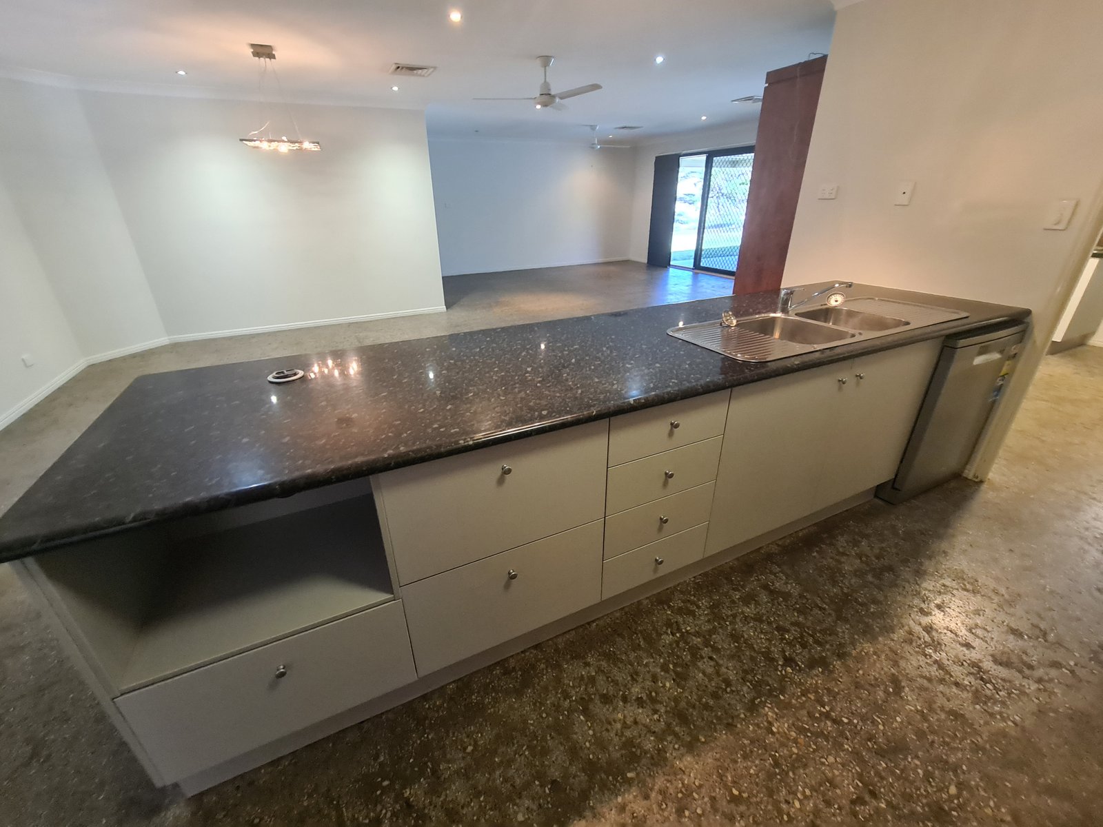 7 Plimsoll Court TANNUM SANDS 13