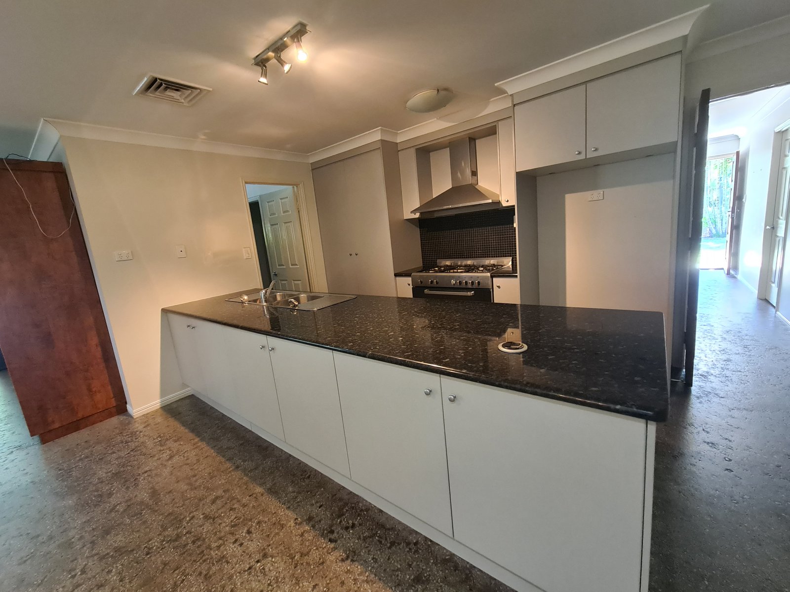 7 Plimsoll Court TANNUM SANDS 20