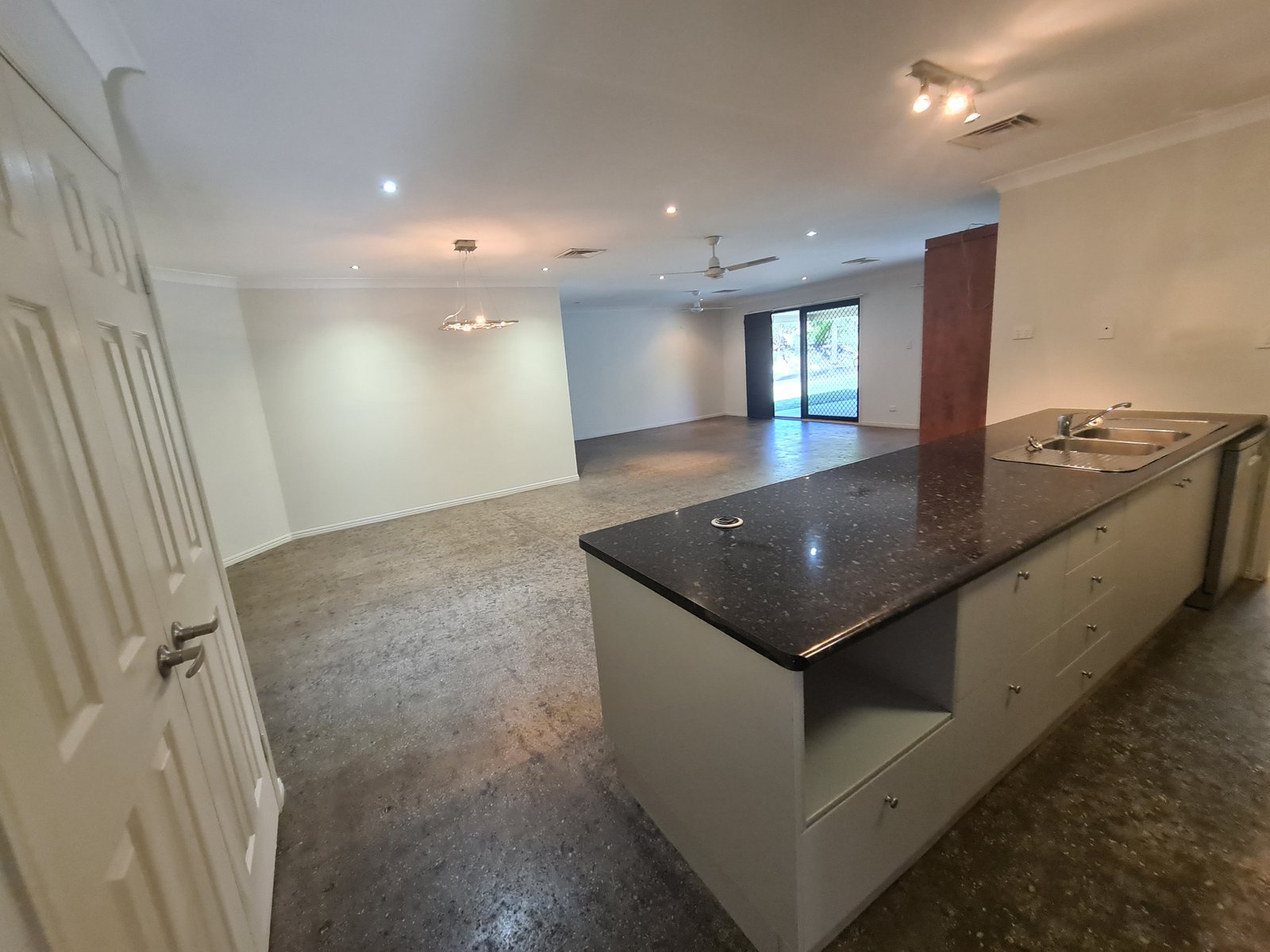 7 Plimsoll Court TANNUM SANDS 3