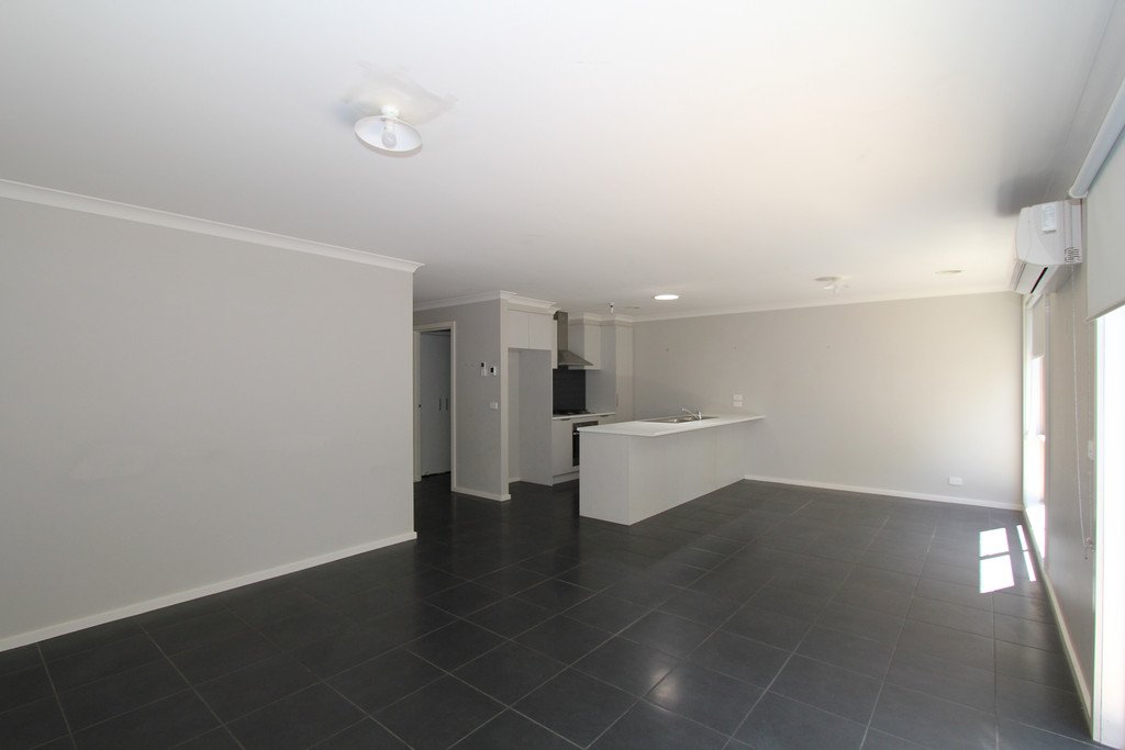 7 Pozieres Place SEBASTOPOL 4