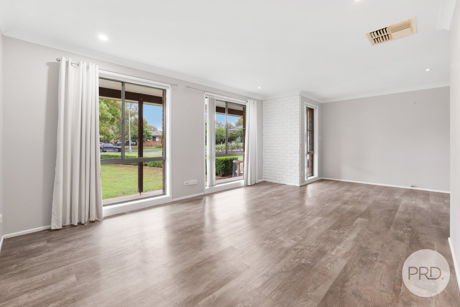 7 Prospect Close TAMWORTH 5