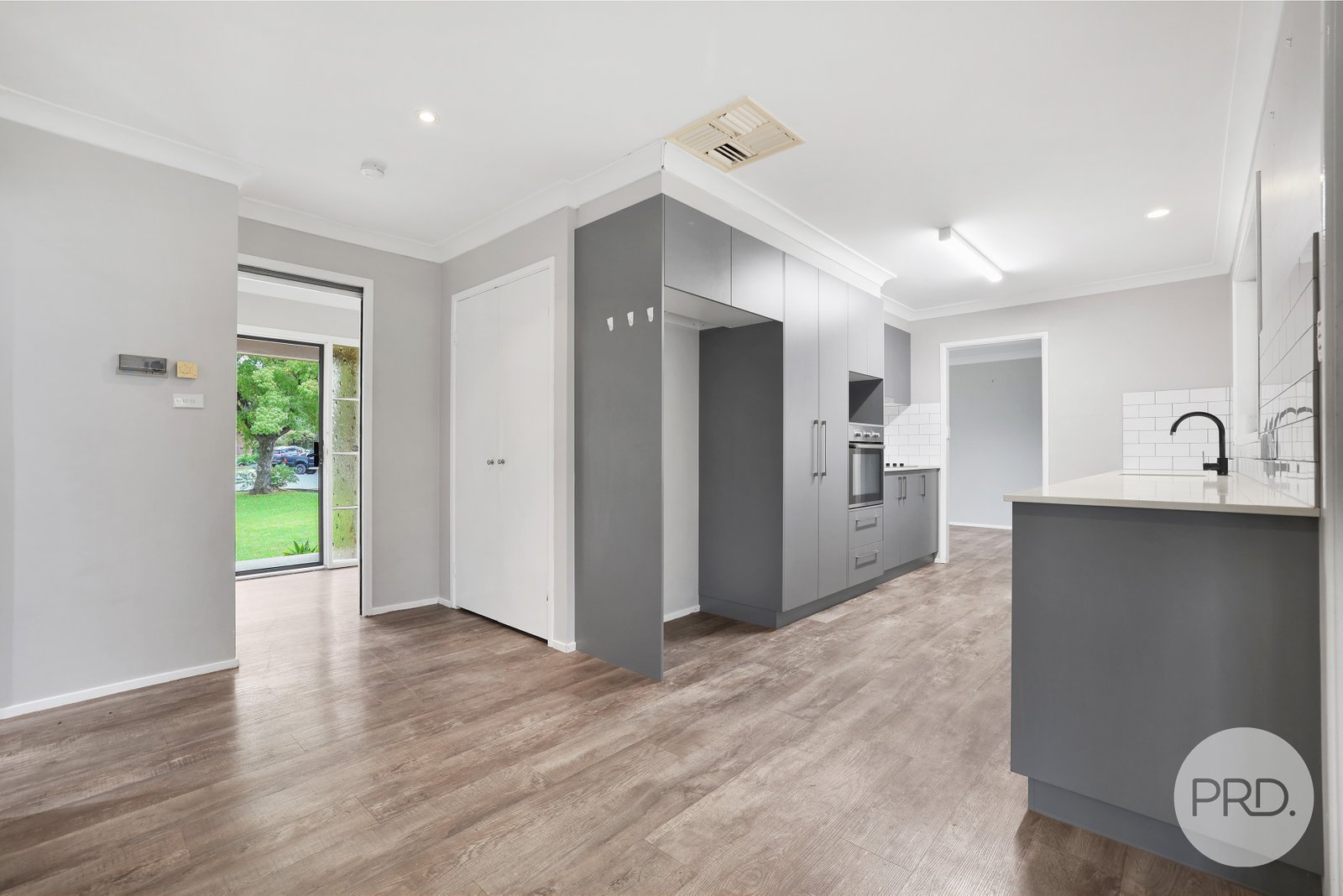 7 Prospect Close TAMWORTH 11