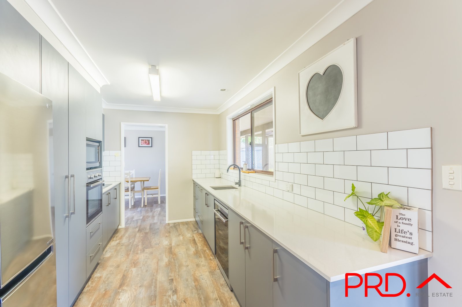 7 Prospect Close TAMWORTH 5