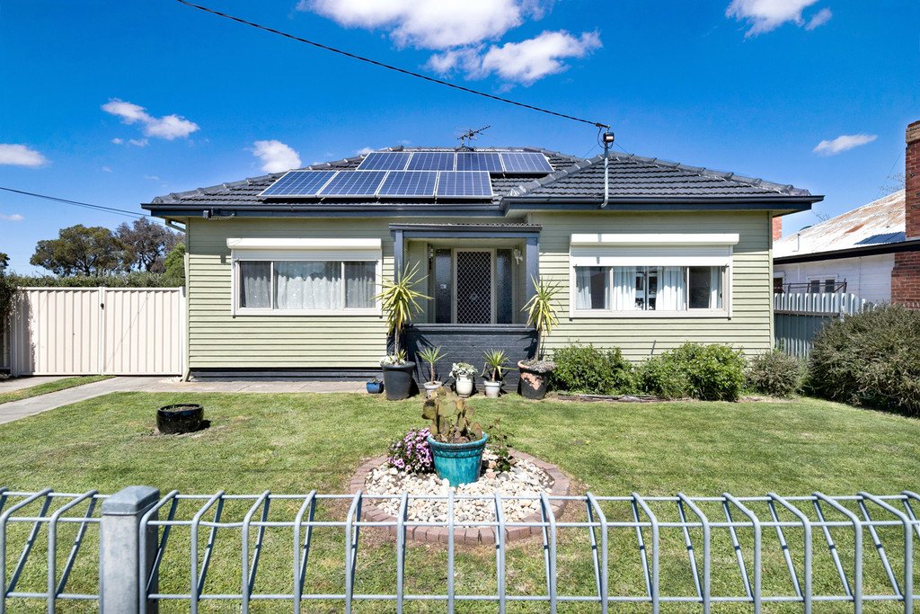 7 Queen Street SEBASTOPOL 1