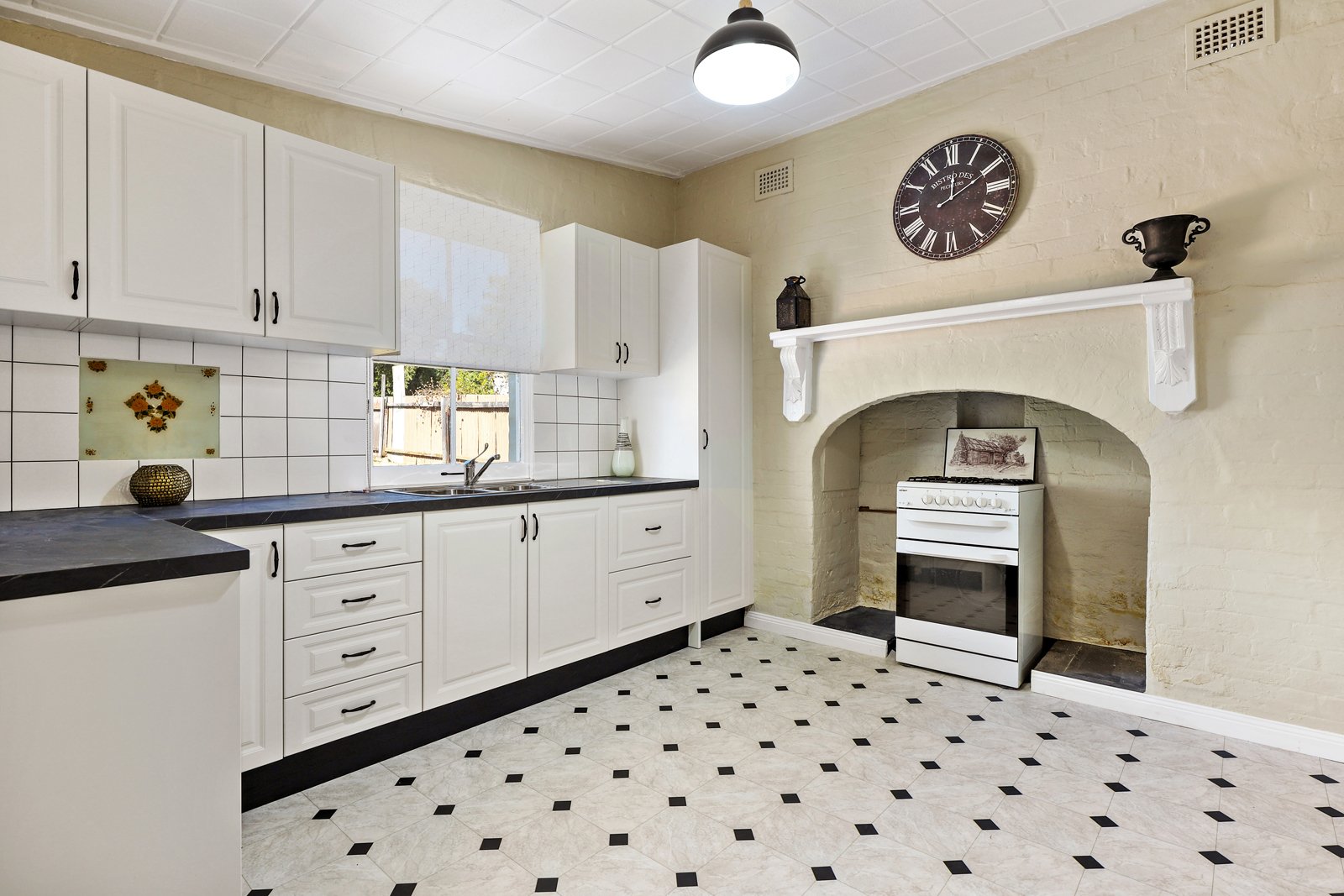 7 Railway Parade MANILLA 4