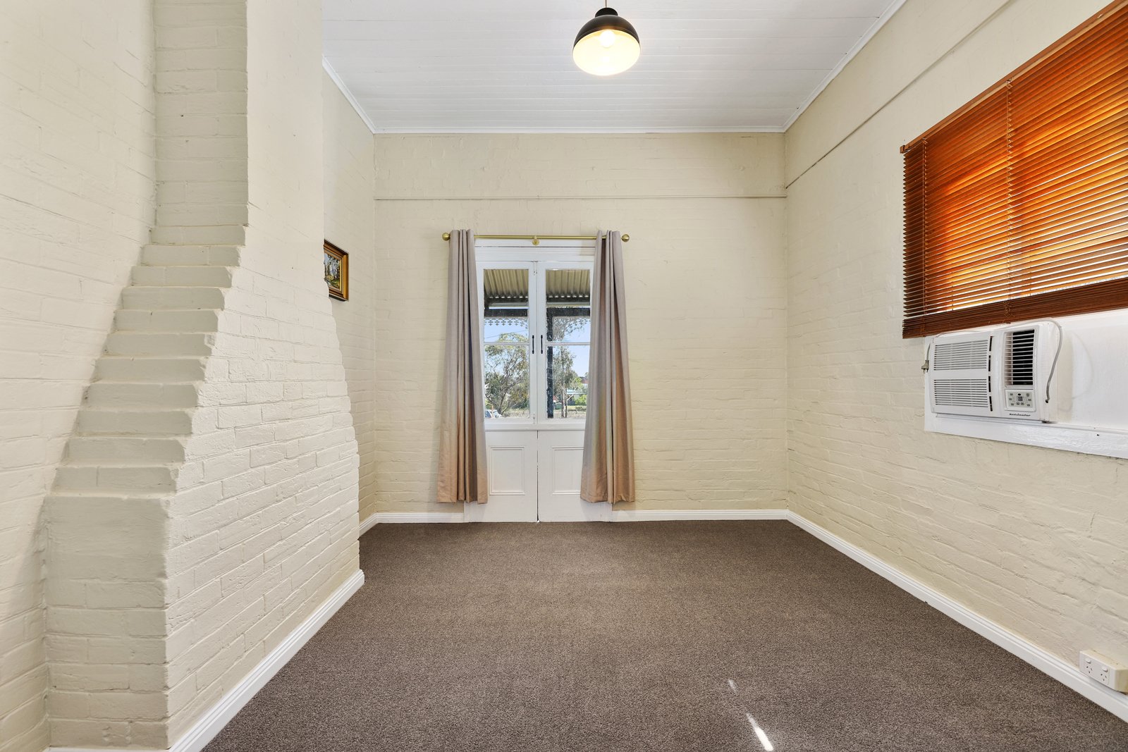 7 Railway Parade MANILLA 6