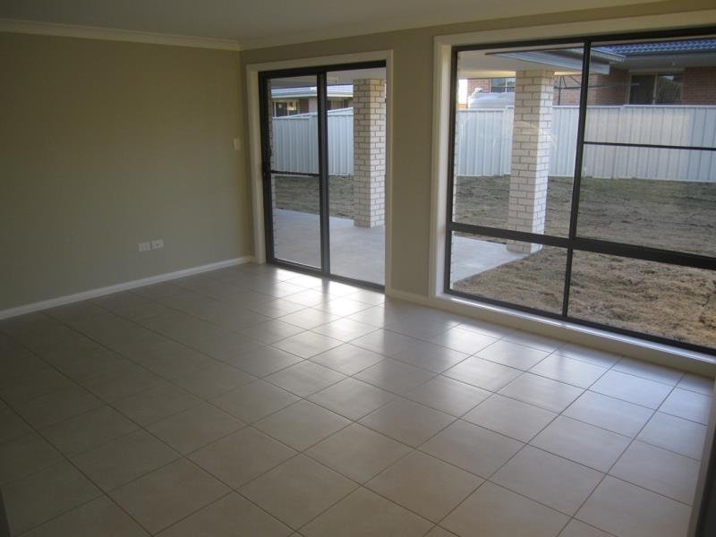 7 Red Cedar Cove TAMWORTH 4