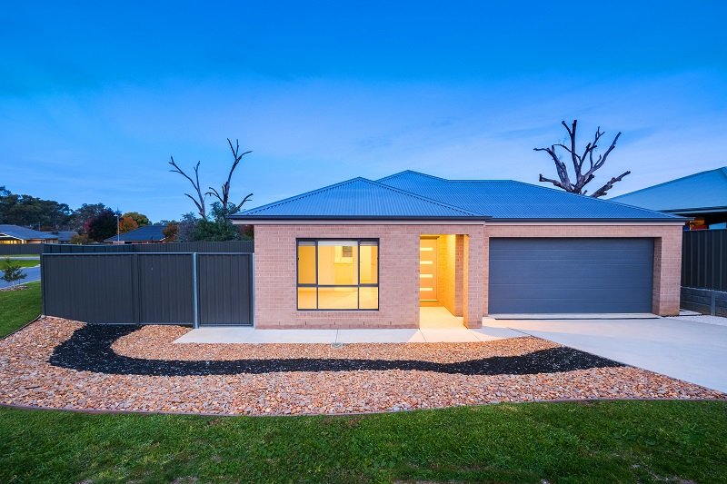 7 Redbox Drive THURGOONA 1