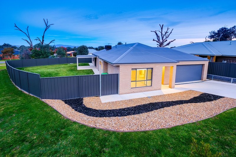 7 Redbox Drive THURGOONA 2