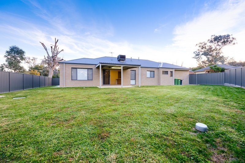 7 Redbox Drive THURGOONA 9