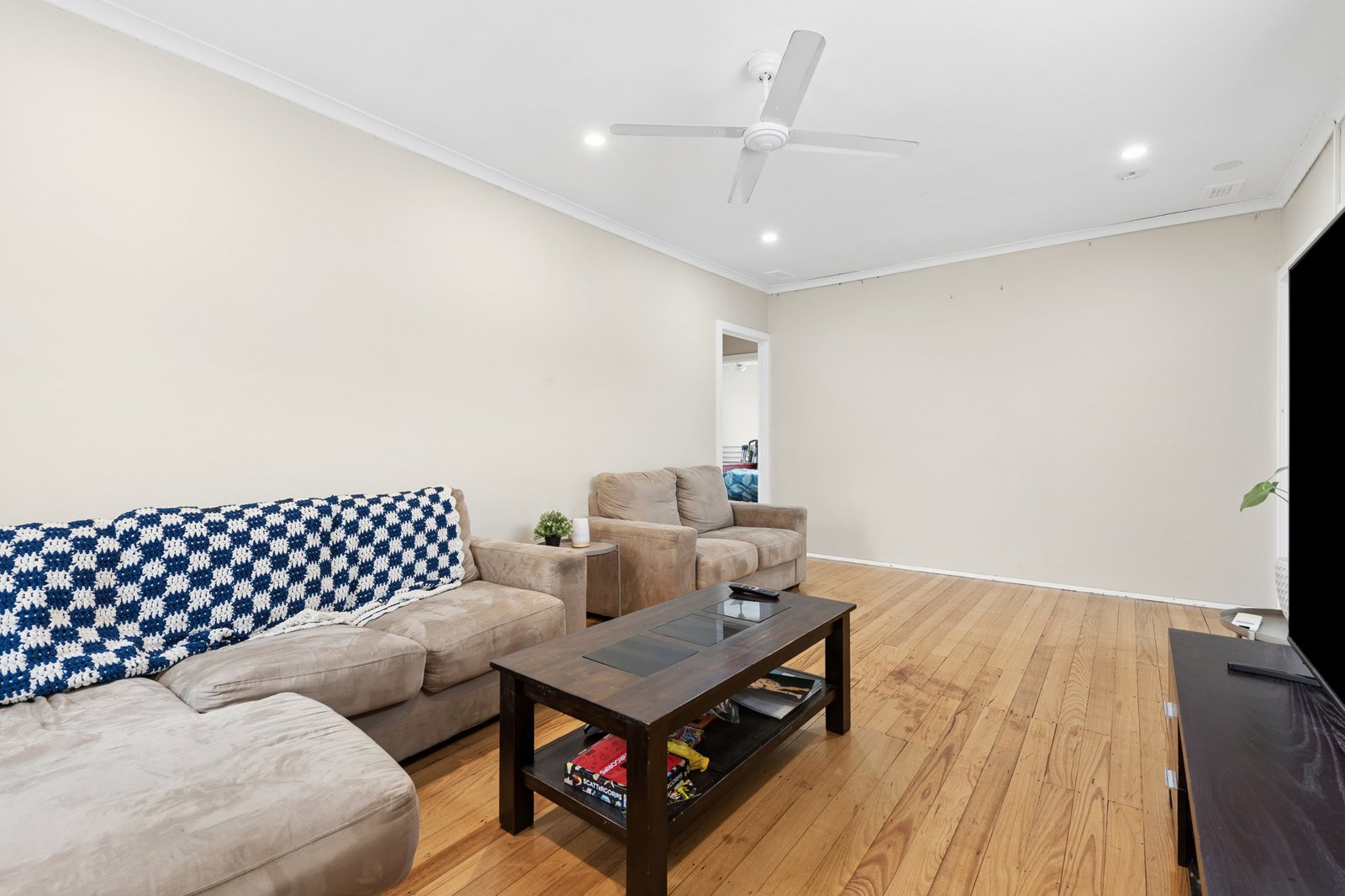 Gallery: 7 Reid Court
