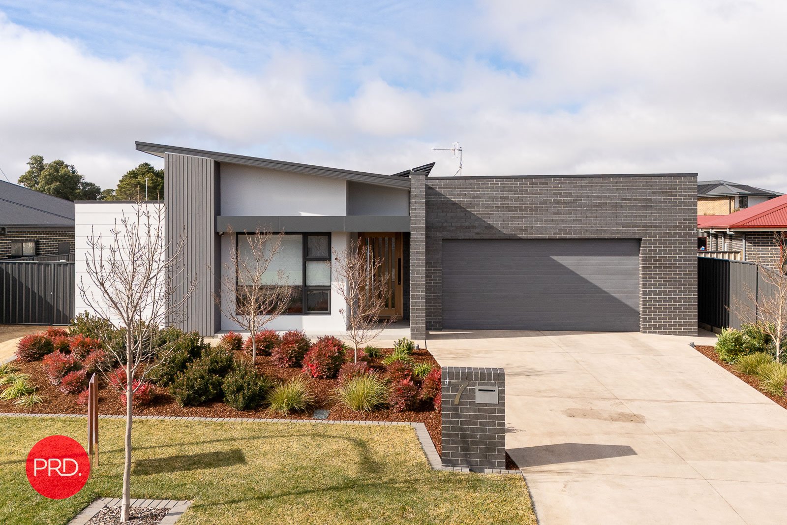 7 Ricketts Place BUNGENDORE 1