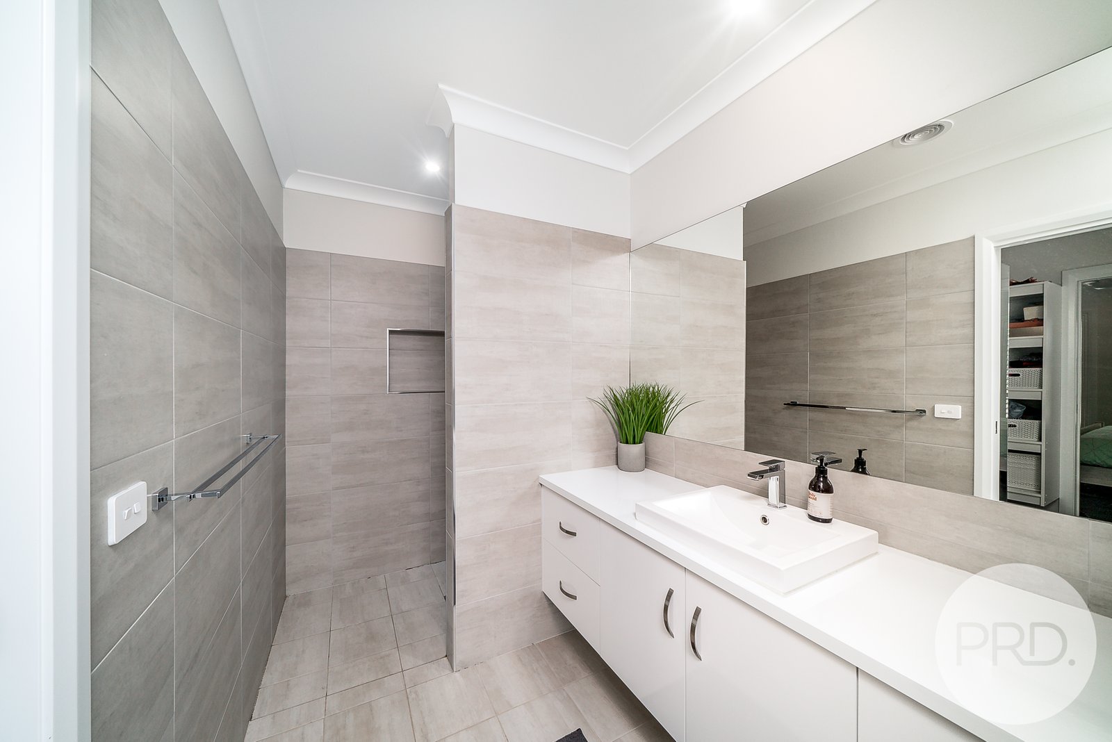 7 Ronald Street GOBBAGOMBALIN 2