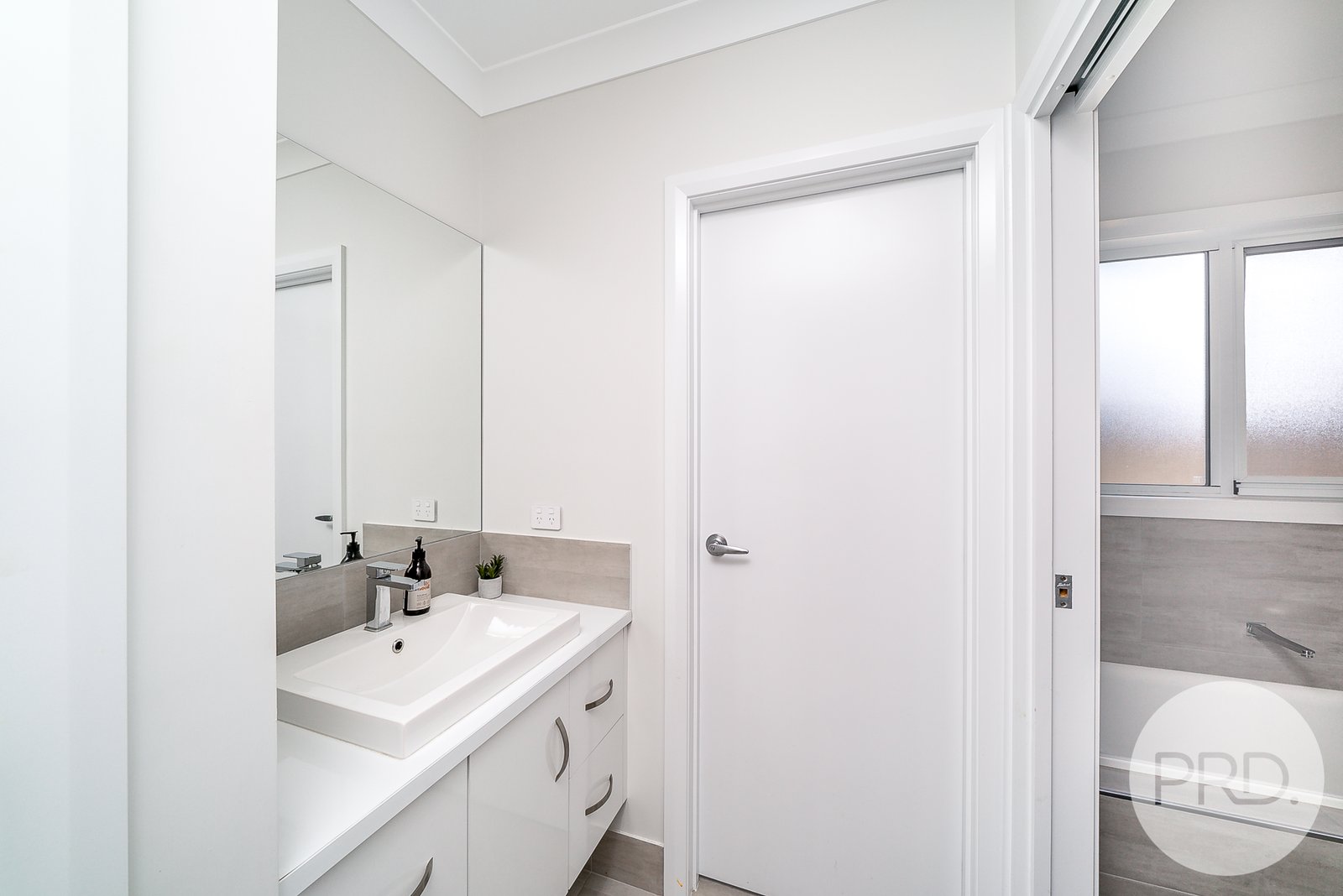 7 Ronald Street GOBBAGOMBALIN 6