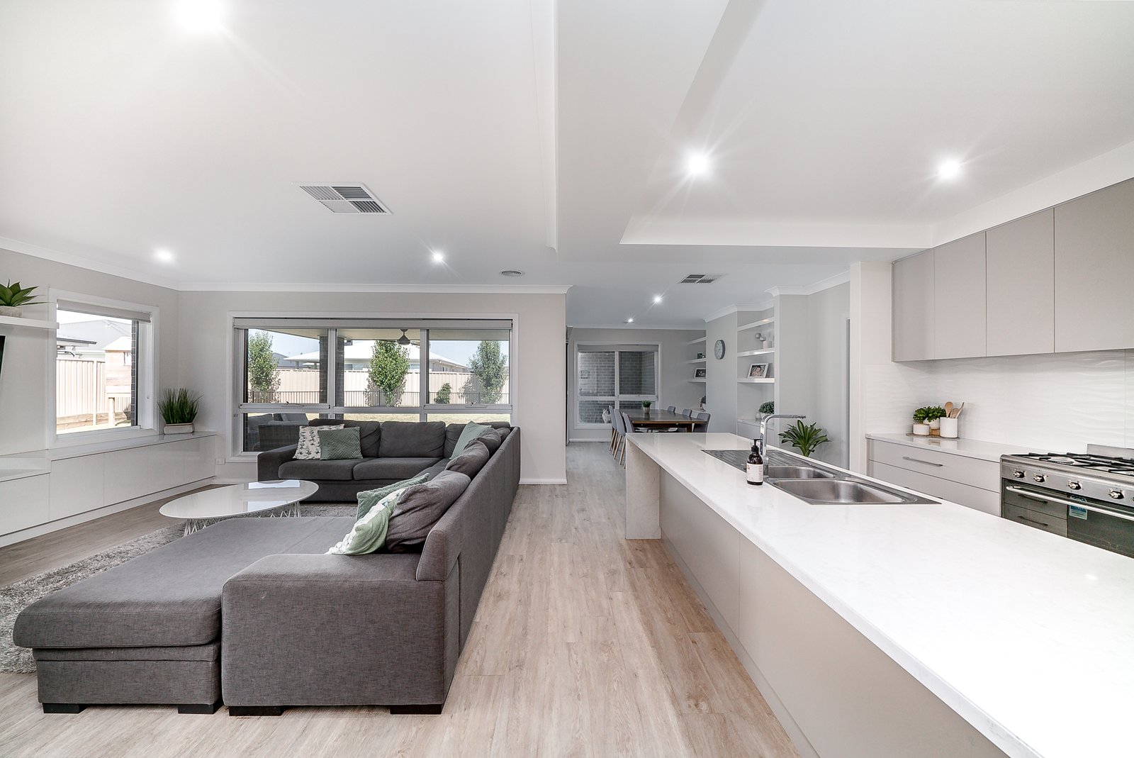 7 Ronald Street GOBBAGOMBALIN 15