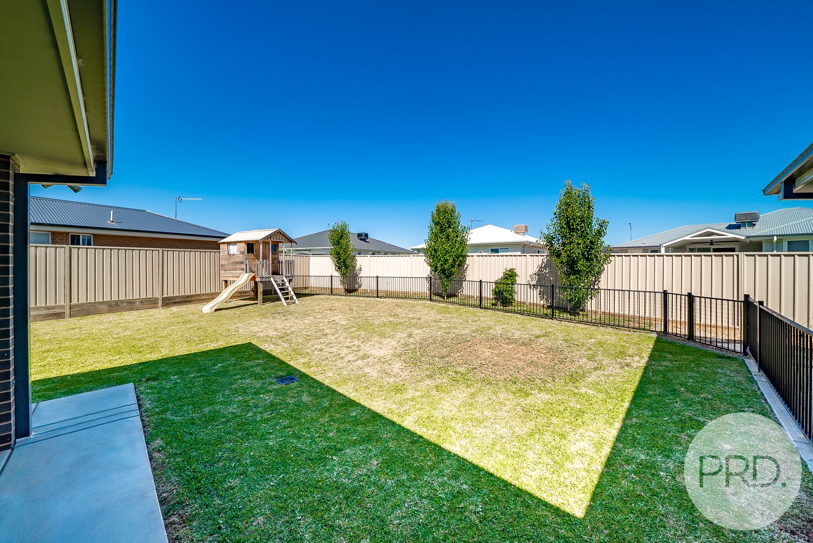 7 Ronald Street GOBBAGOMBALIN 16