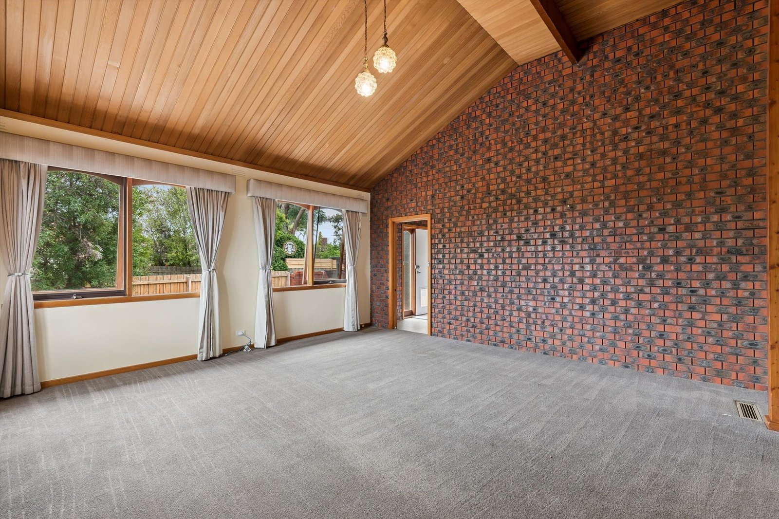 Gallery: 7 Roosevelt Court