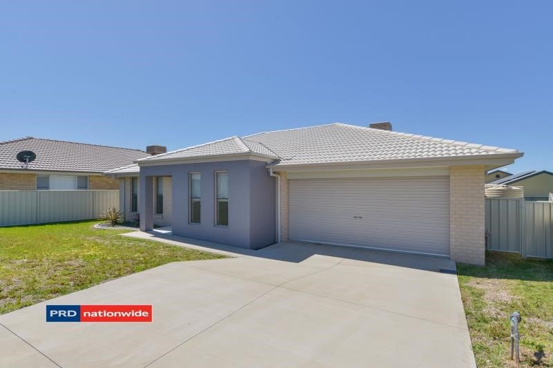 7 Rosehill Place TAMWORTH 1