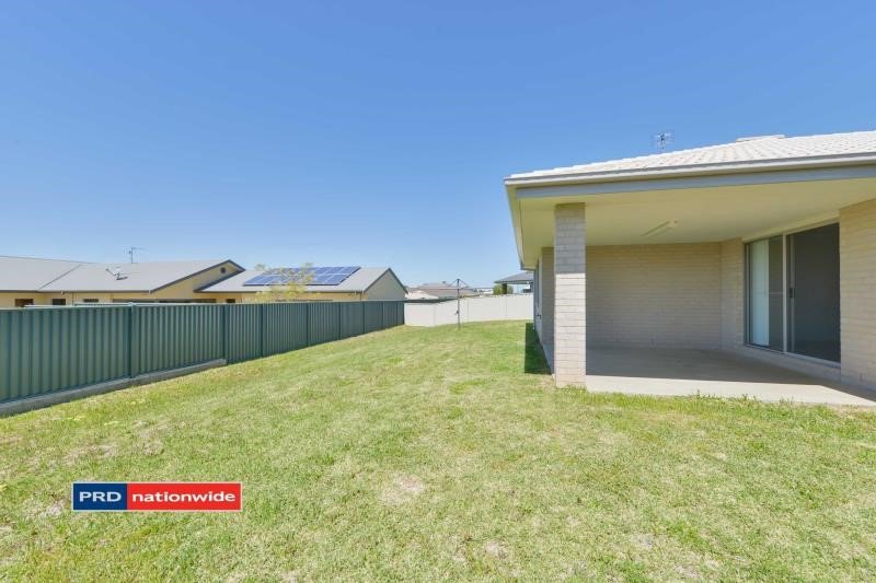 7 Rosehill Place TAMWORTH 9