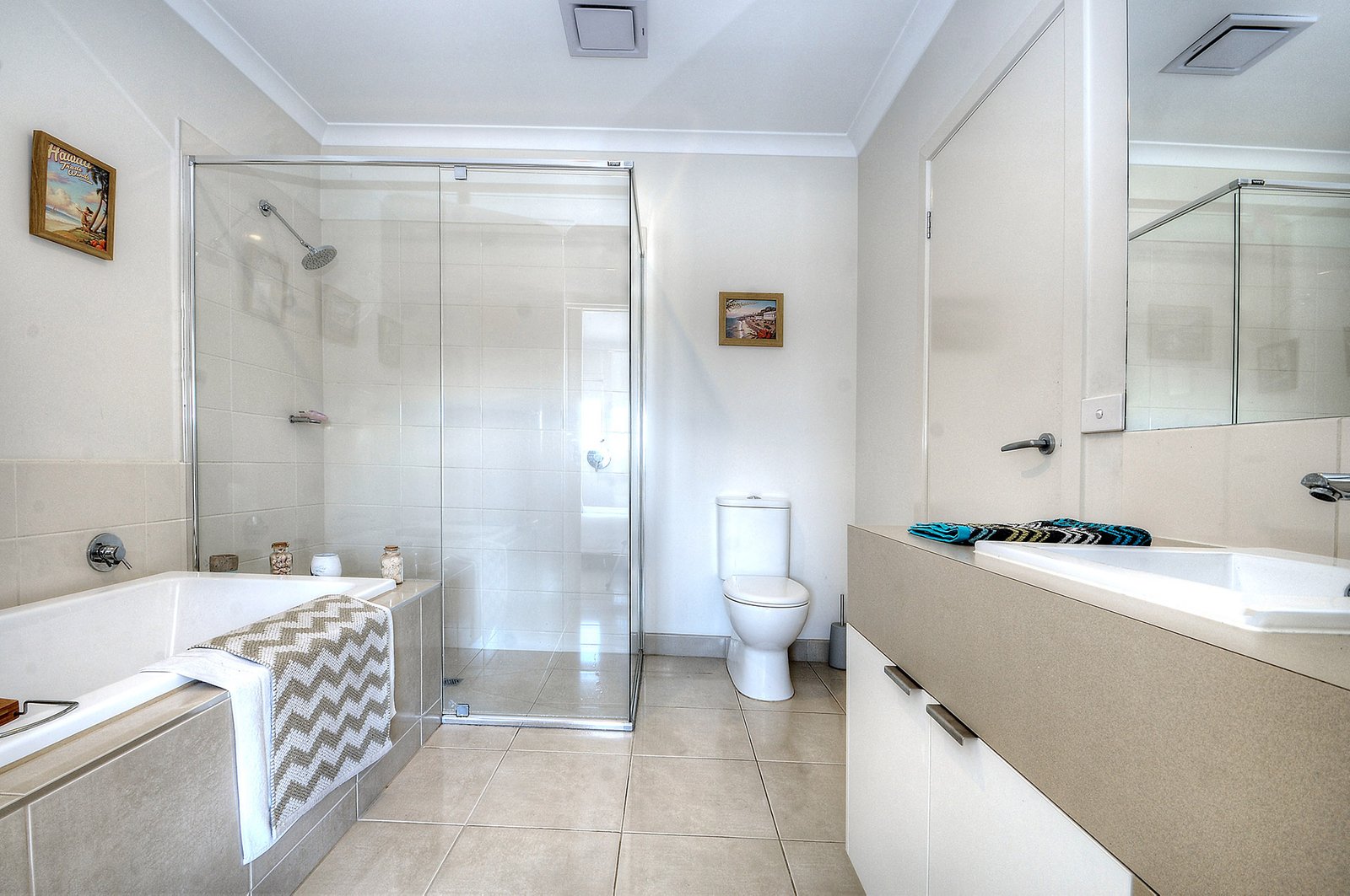 Gallery: 7 Rosette Crescent