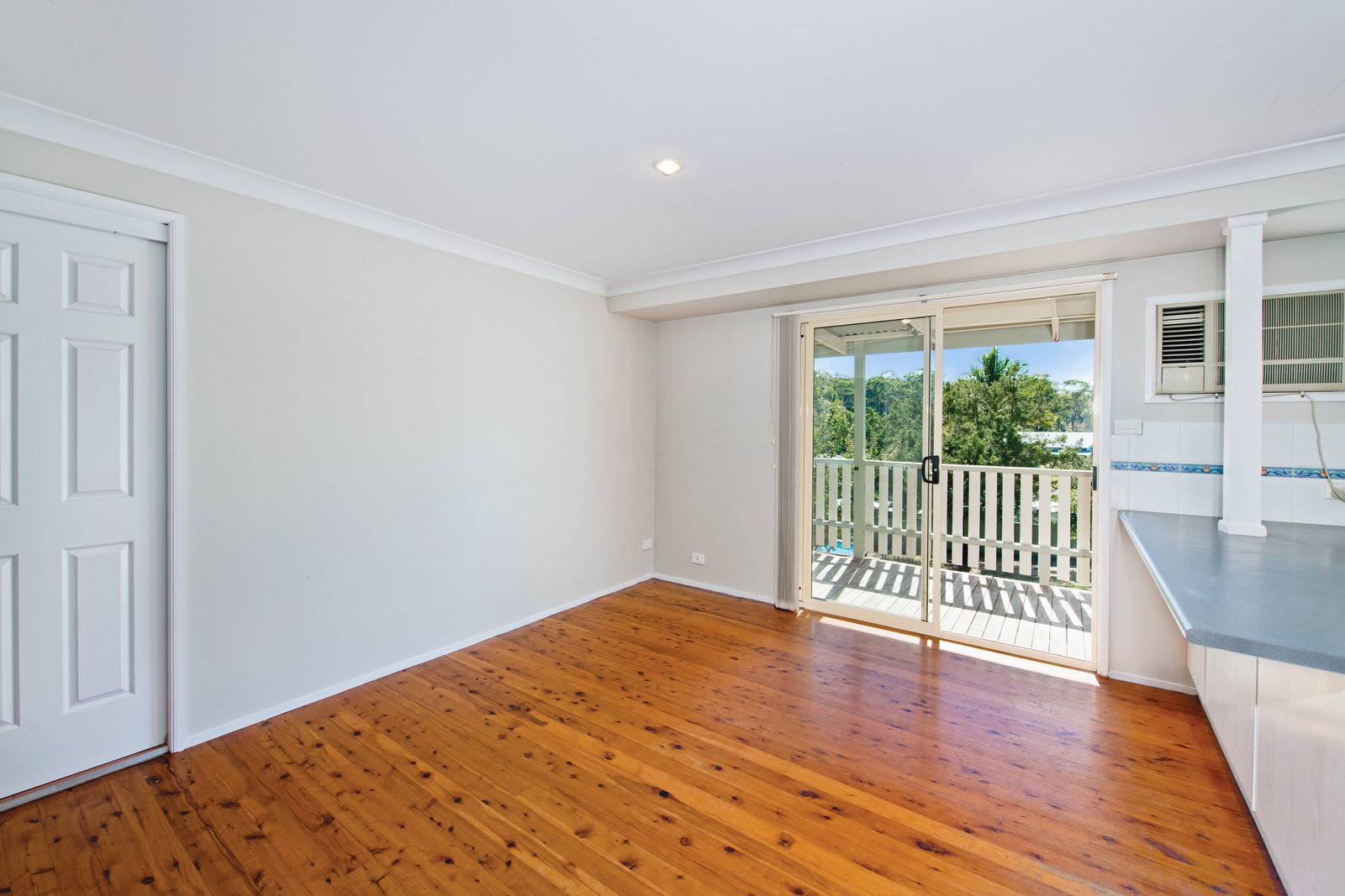 7 Rosewood Court LAKEWOOD 5