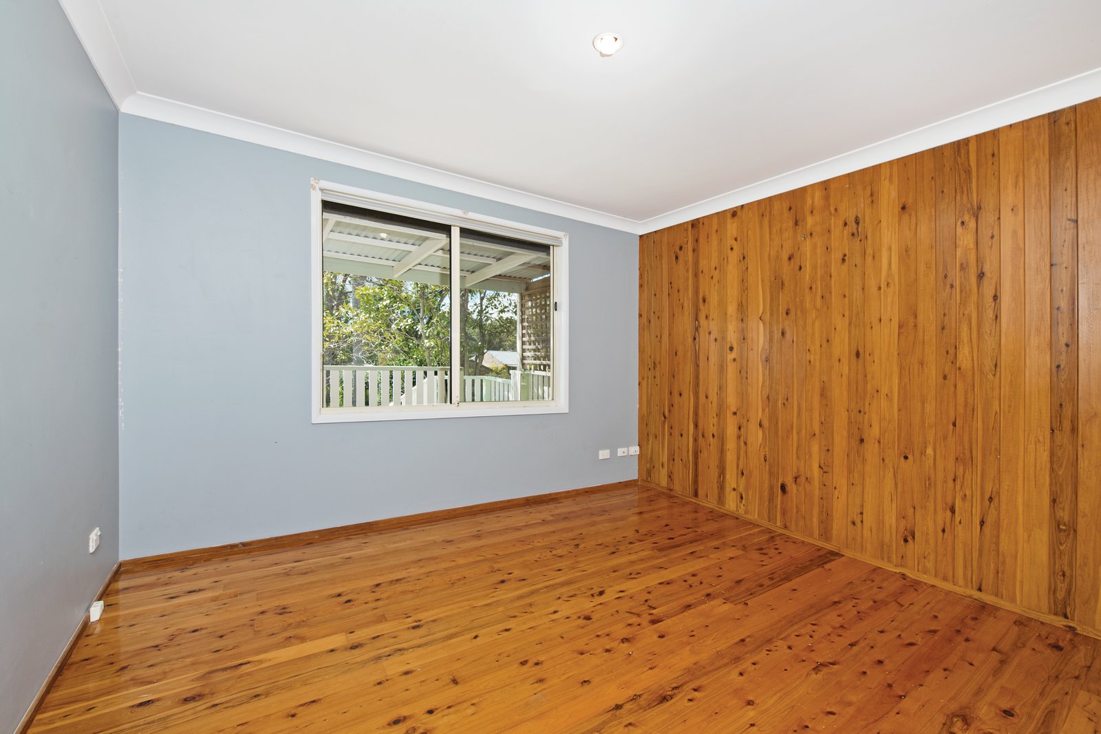 7 Rosewood Court LAKEWOOD 6