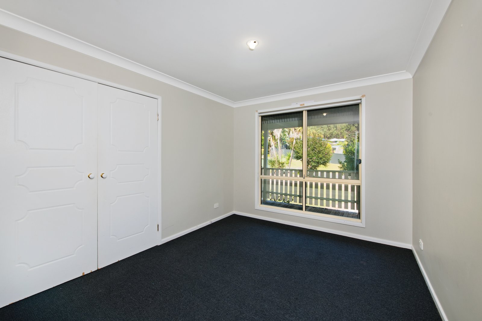 7 Rosewood Court LAKEWOOD 8