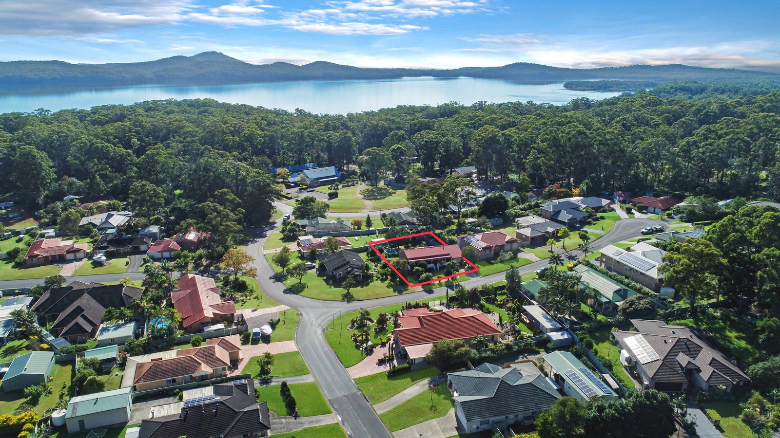 7 Rosewood Court LAKEWOOD 4