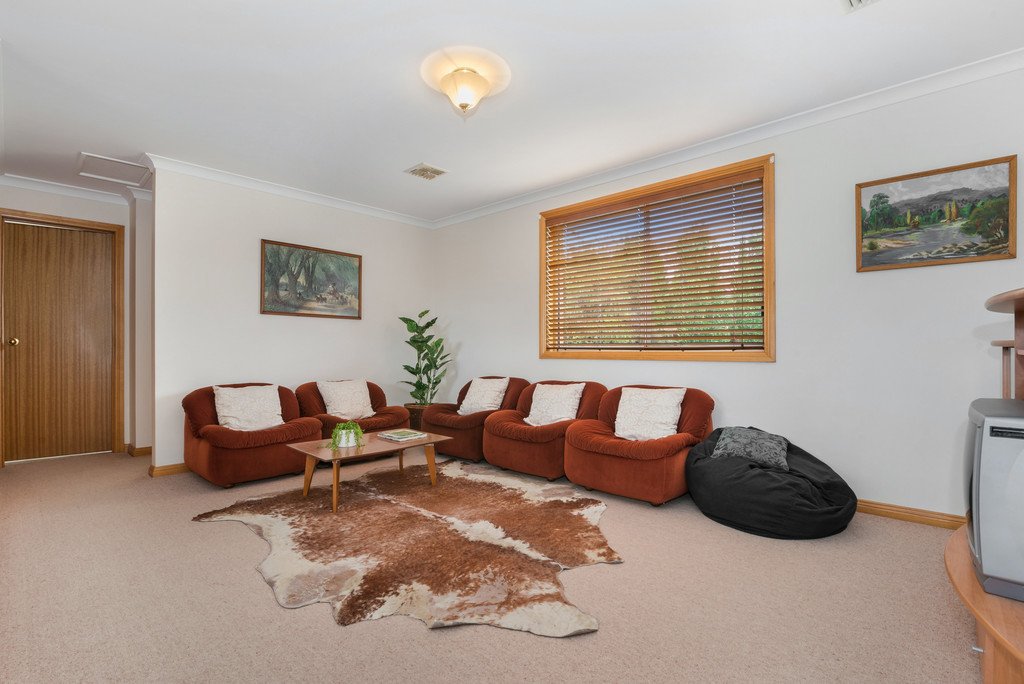 7 Roslyn Court KENNINGTON 7