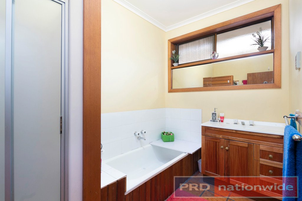 7 Rotherwood Street WENDOUREE 12