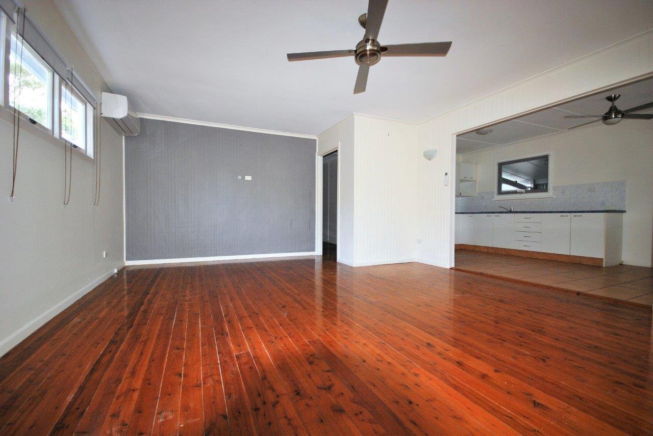 7 Saltash Street LABRADOR 3