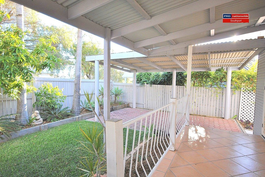 7 Saltash Street LABRADOR 5