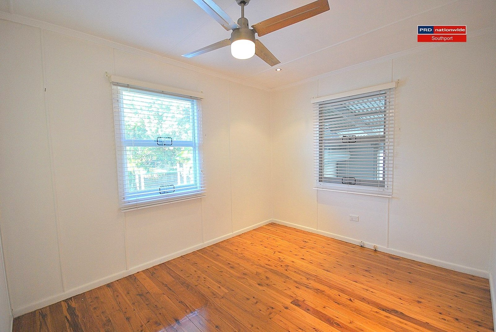 7 Saltash Street LABRADOR 10