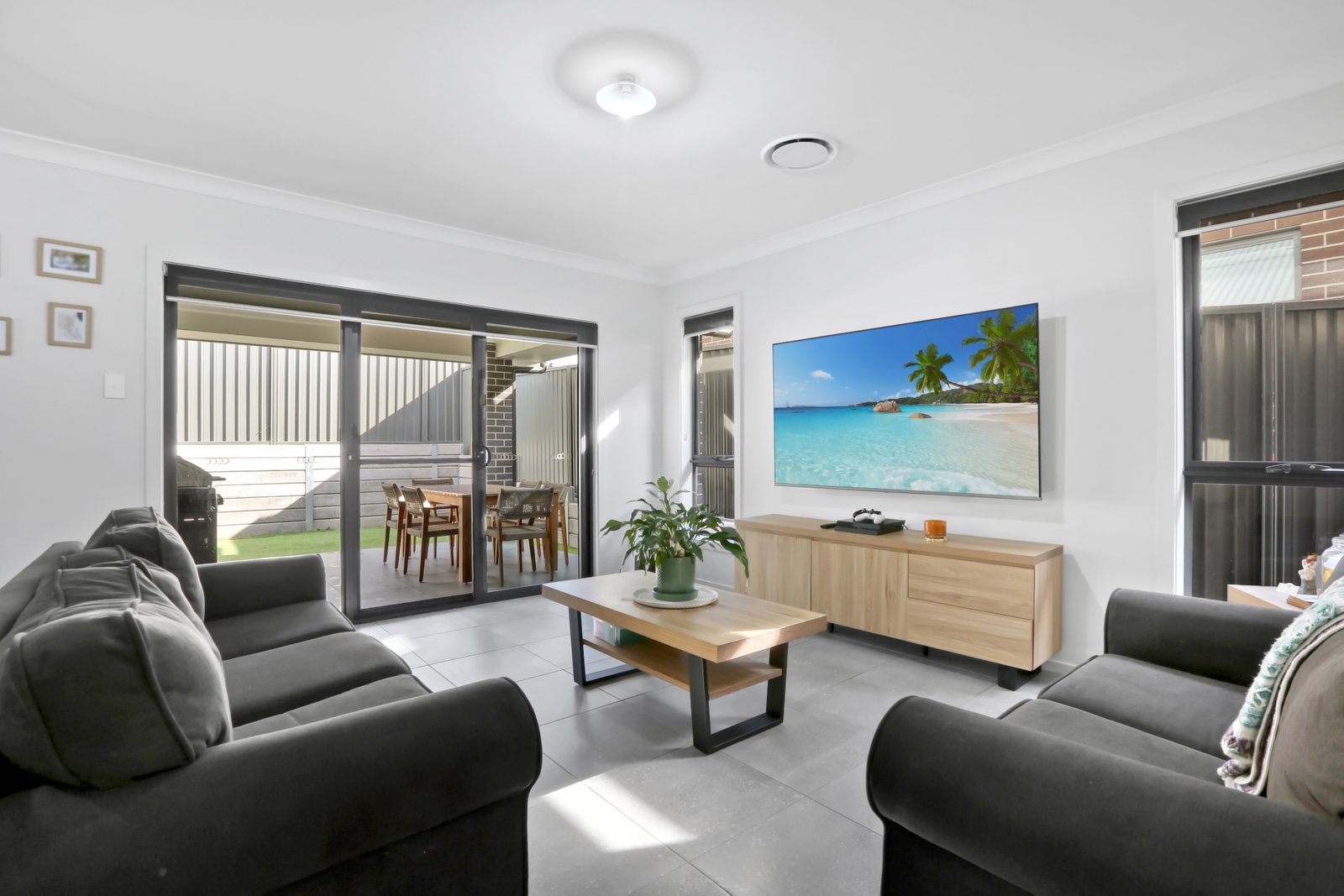 7 Sarsaparilla Way CALDERWOOD 3