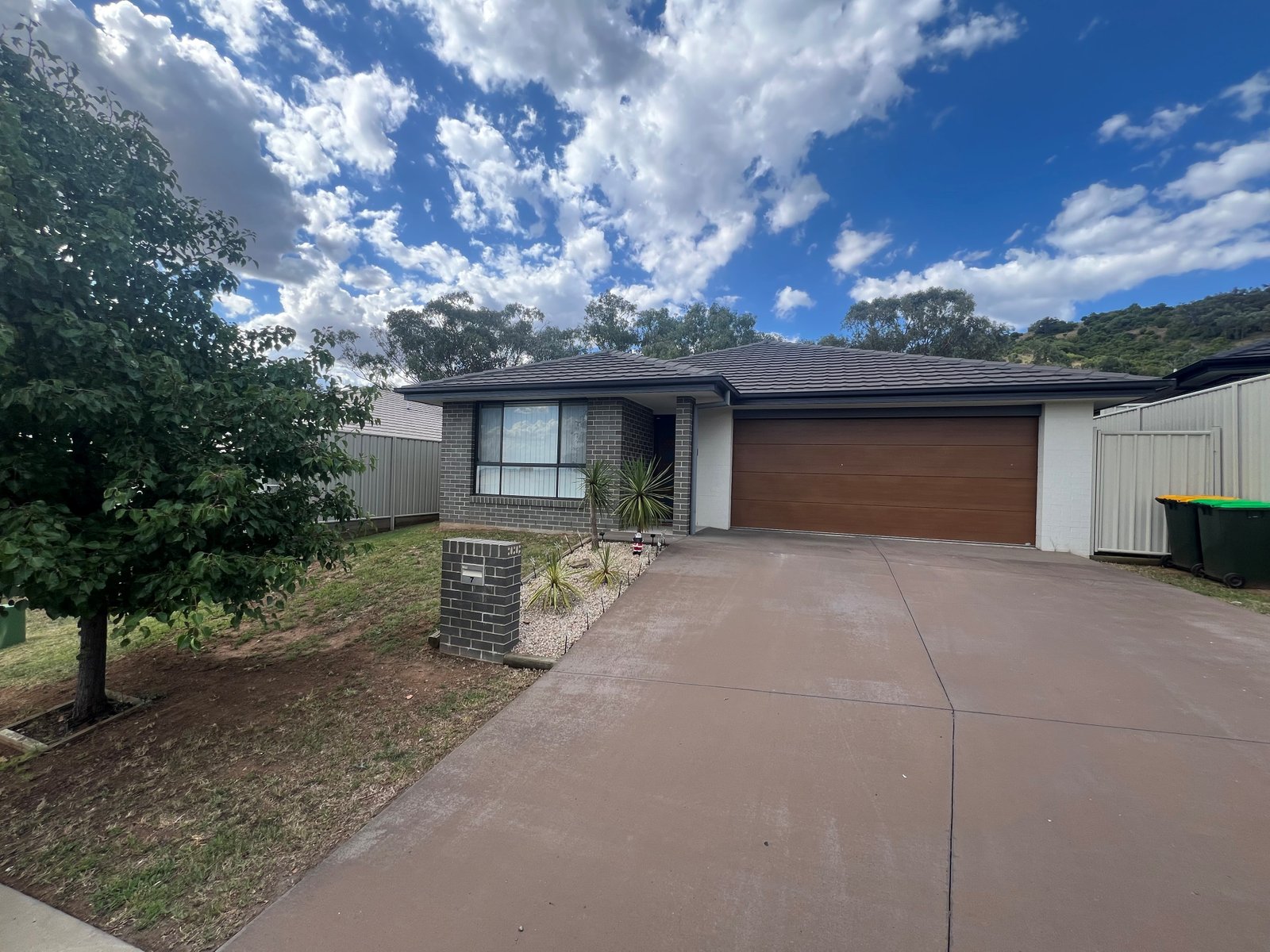 7 Scarborough Close NORTH TAMWORTH 1
