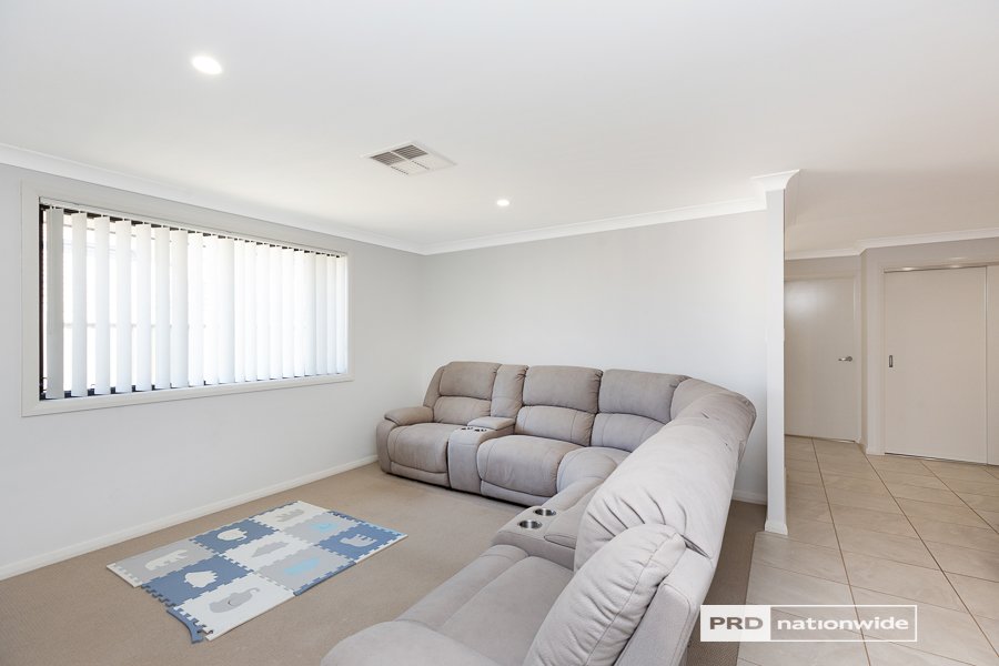 7 Scarborough Close TAMWORTH 3