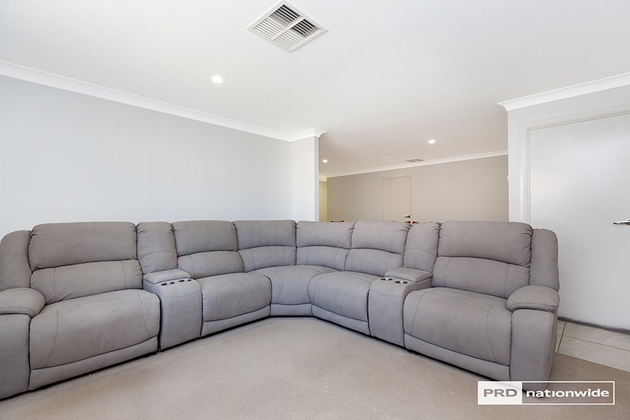 7 Scarborough Close TAMWORTH 4