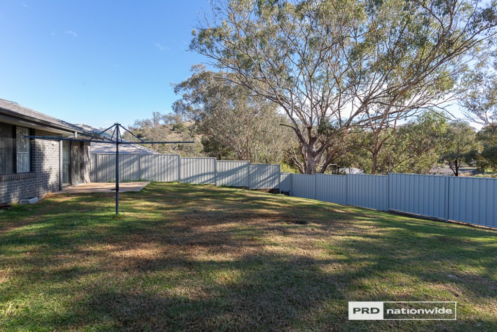 7 Scarborough Close TAMWORTH 18