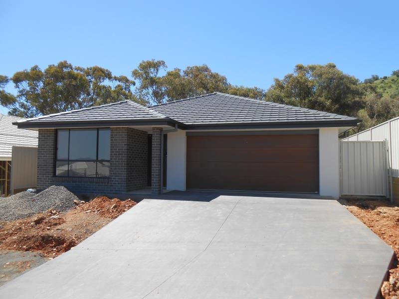 7 Scarborough Heights TAMWORTH 1