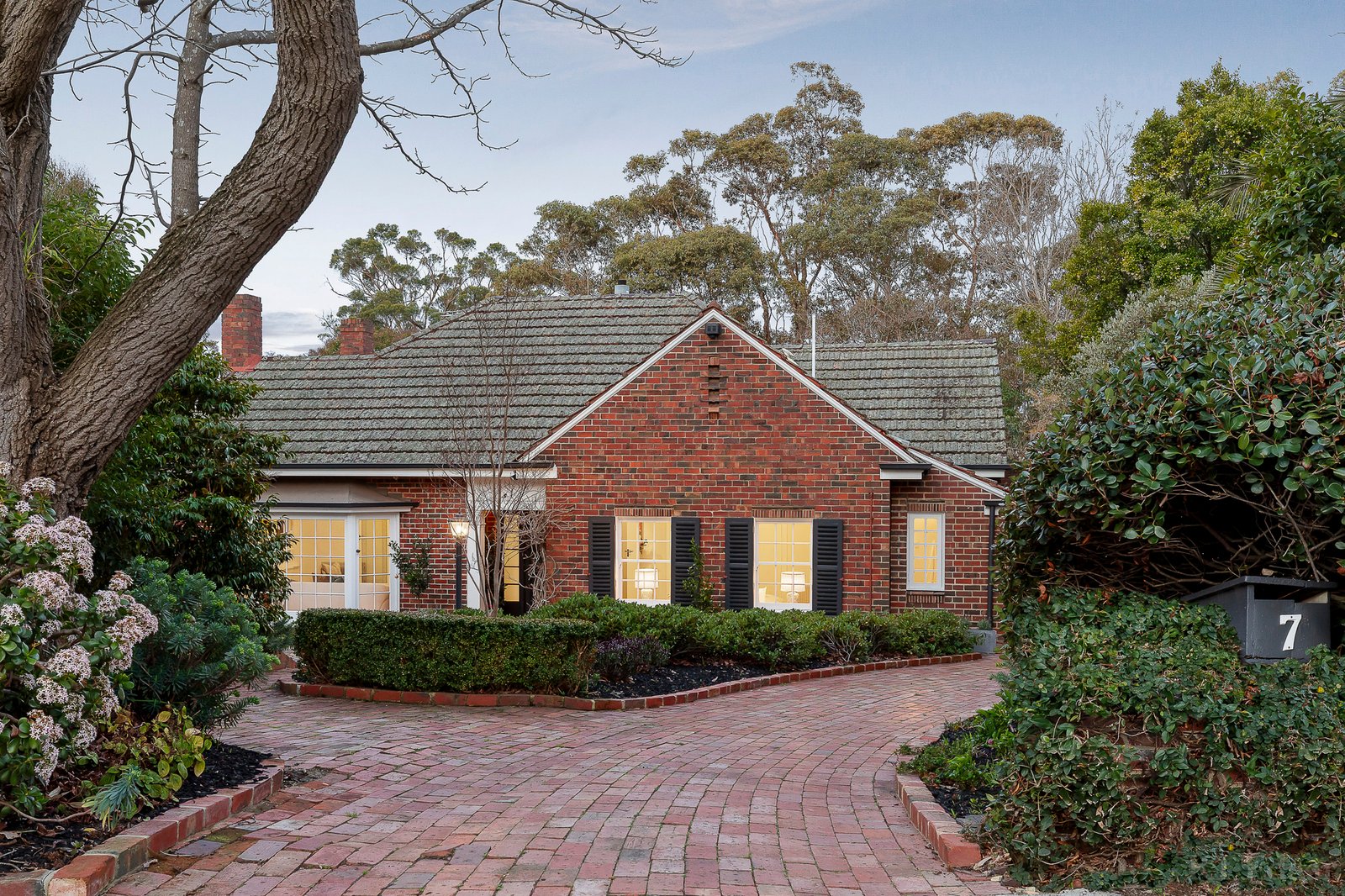 Real Estate and Property in 7 Sefton Place, Camberwell, VIC