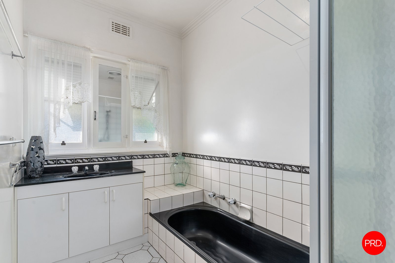 7 Semmens Street LONG GULLY 12