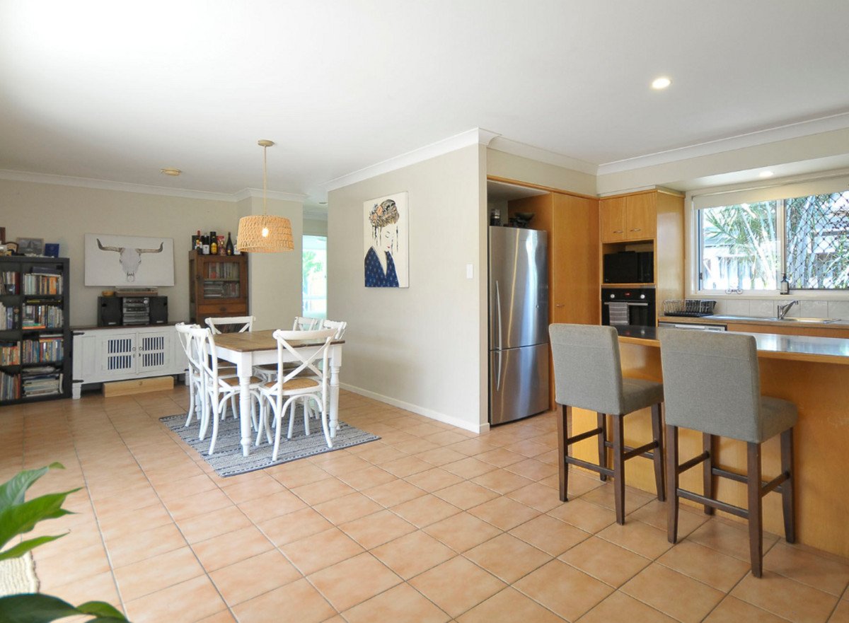 7 Seville Circuit BURLEIGH WATERS 6