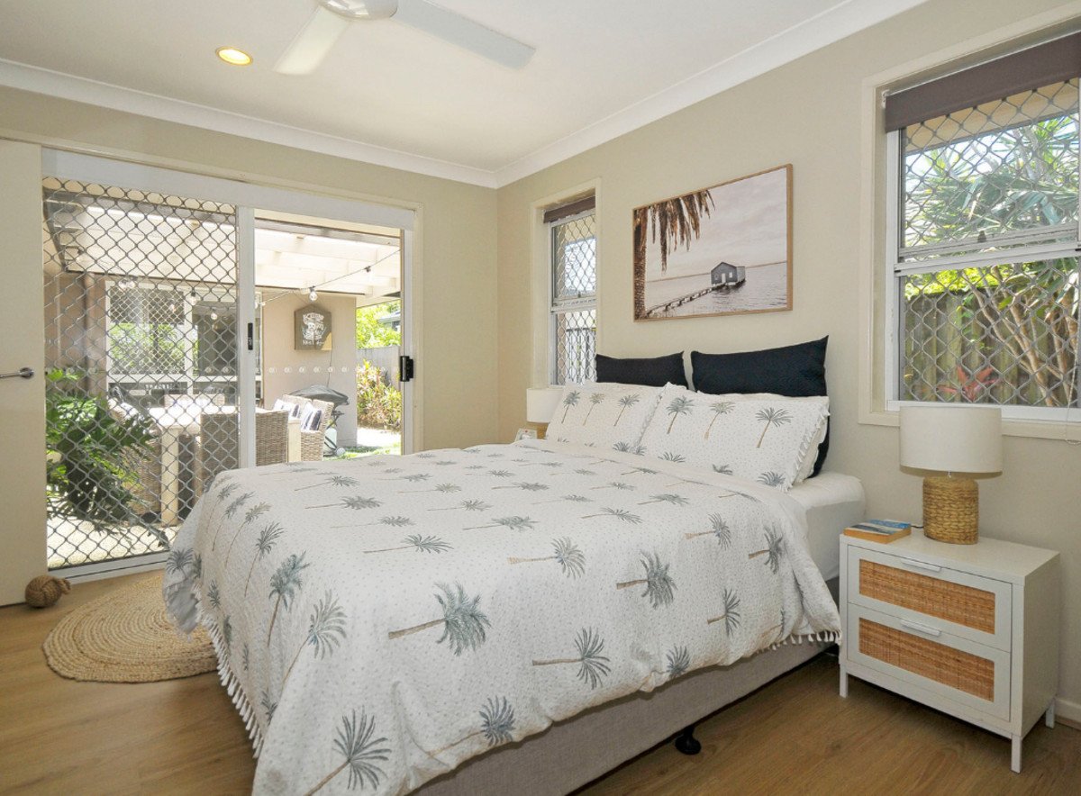 7 Seville Circuit BURLEIGH WATERS 7